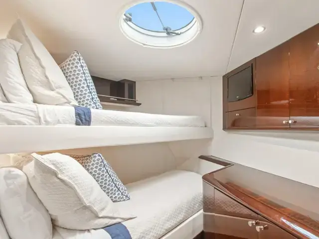 Lazzara Flybridge