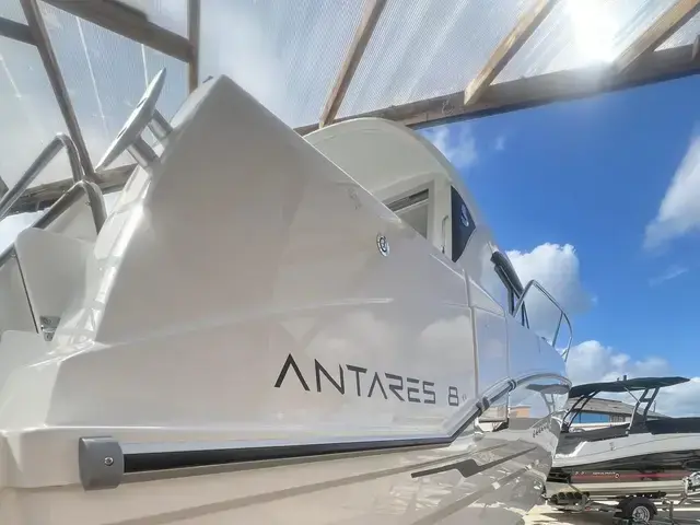 Beneteau Antares 8