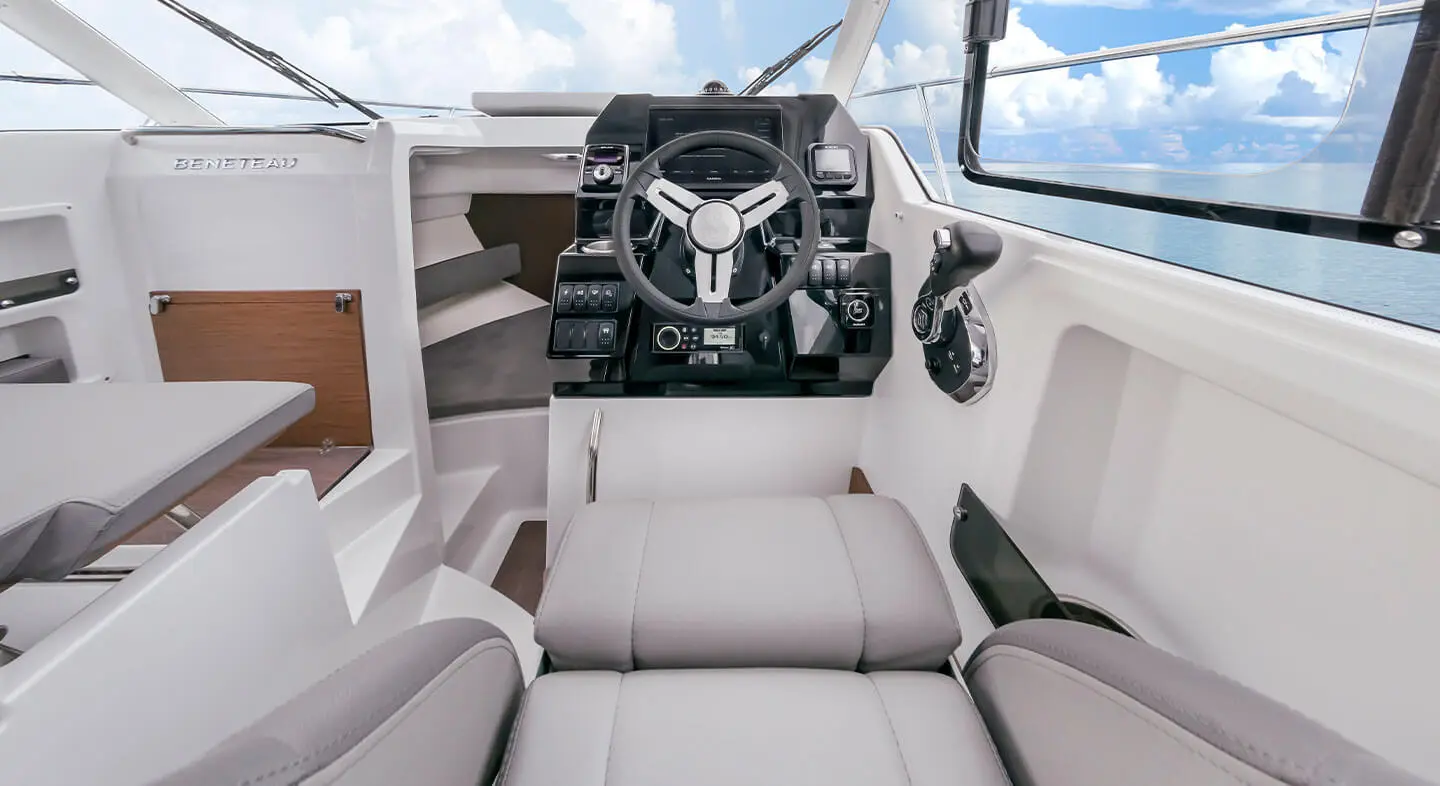 2025 Beneteau antares 8