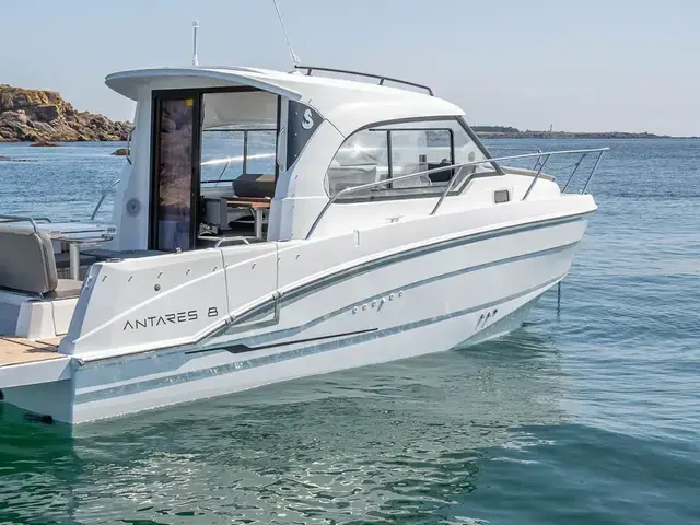 Beneteau Antares 8