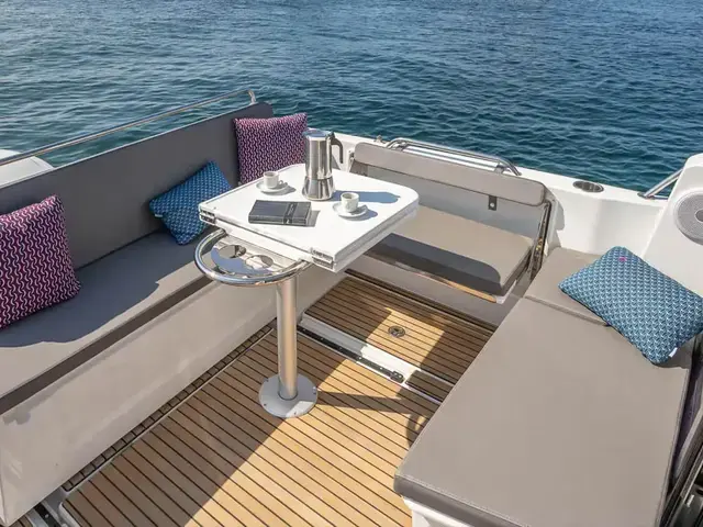 Beneteau Antares 8