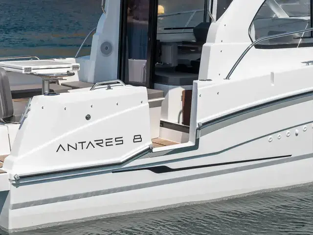 Beneteau Antares 8