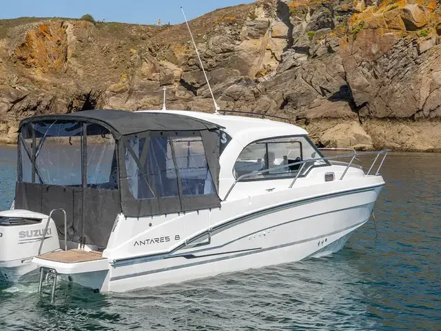 Beneteau Antares 8