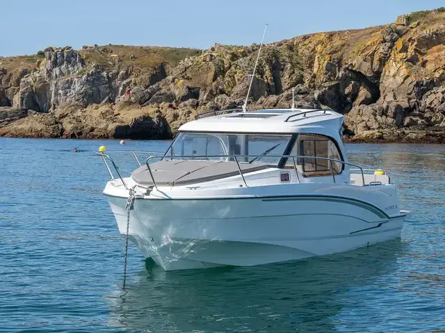 Beneteau Antares 8