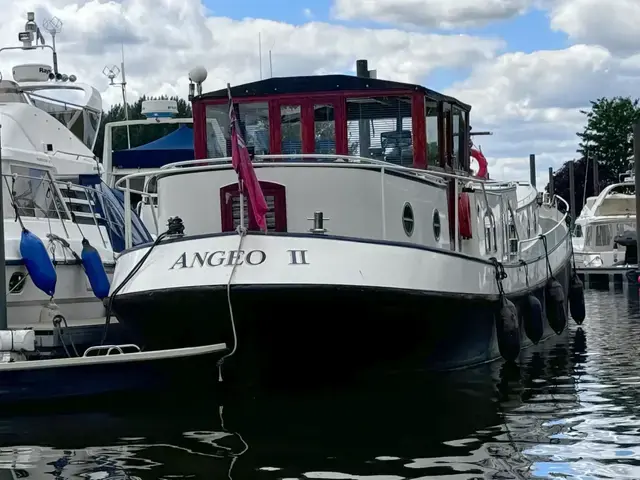 Central Craftworks Ltd 16.8m Replica Dutch Barge