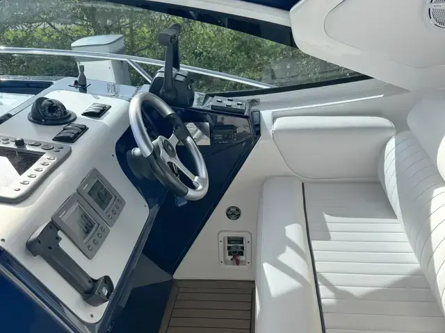 Sealine S34