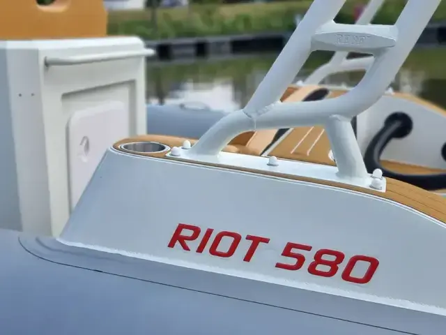 Rebel Riot 580