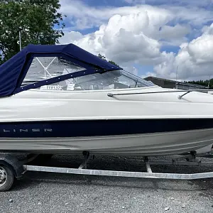 1998 Bayliner 2052 Capri