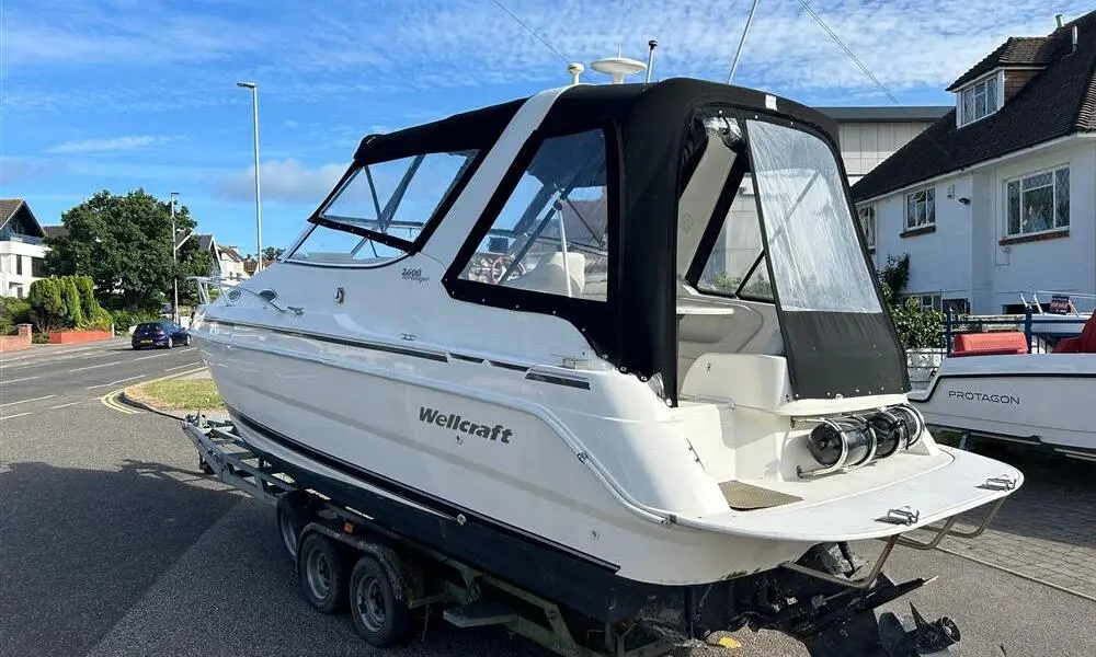 2000 Wellcraft 2600 martinique