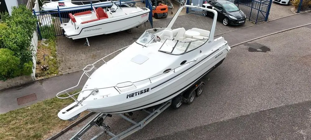 2000 Wellcraft 2600 martinique