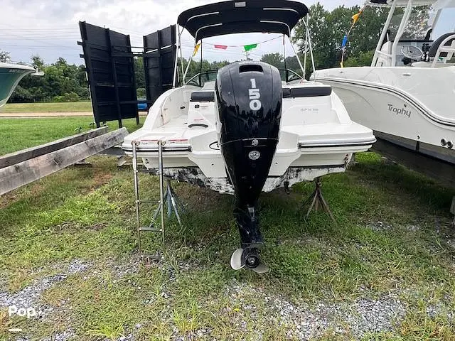 2022 Sea Ray 210 spx