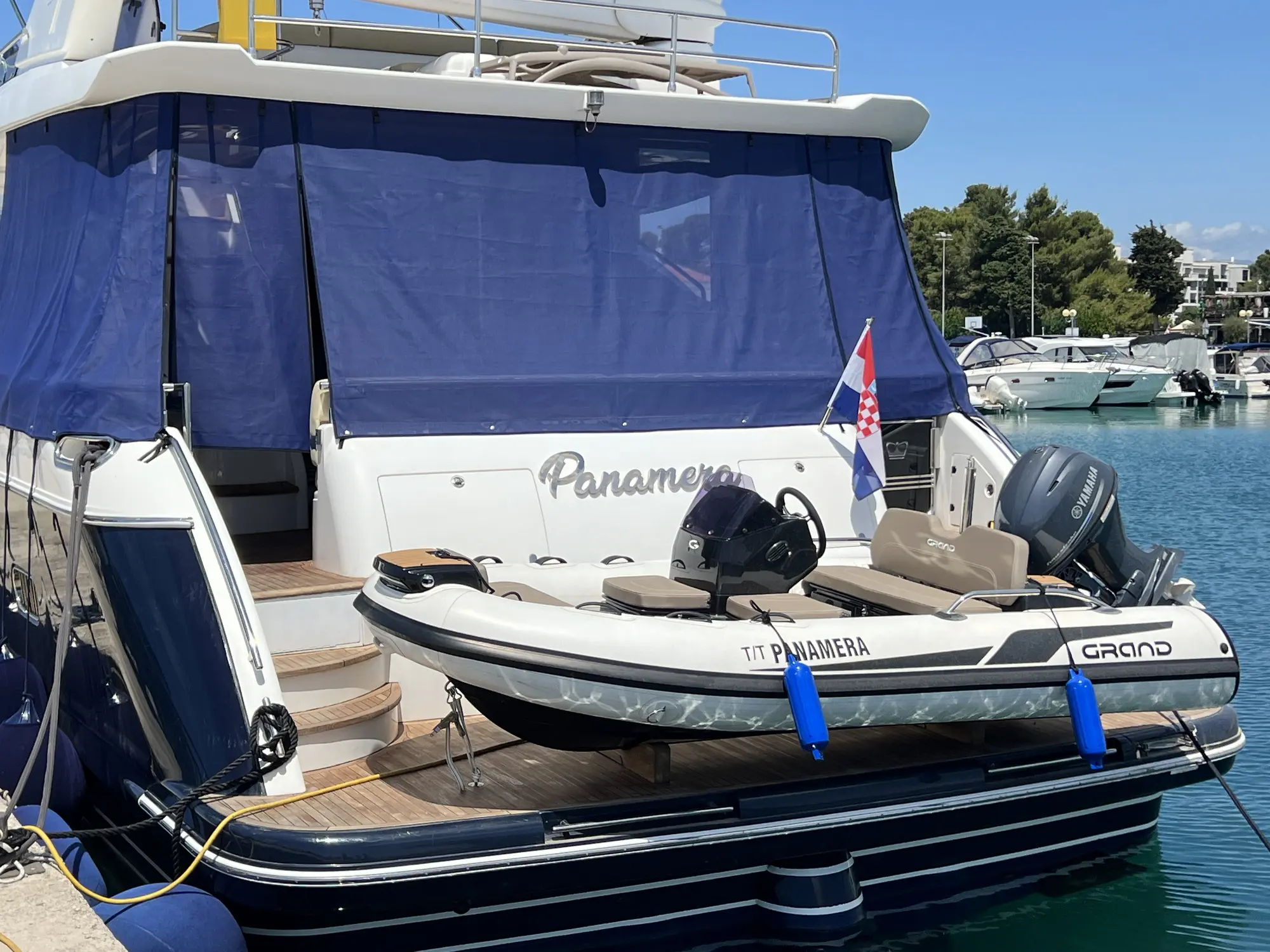 2007 Princess 21