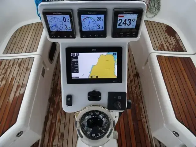 Beneteau Oceanis Clipper 423