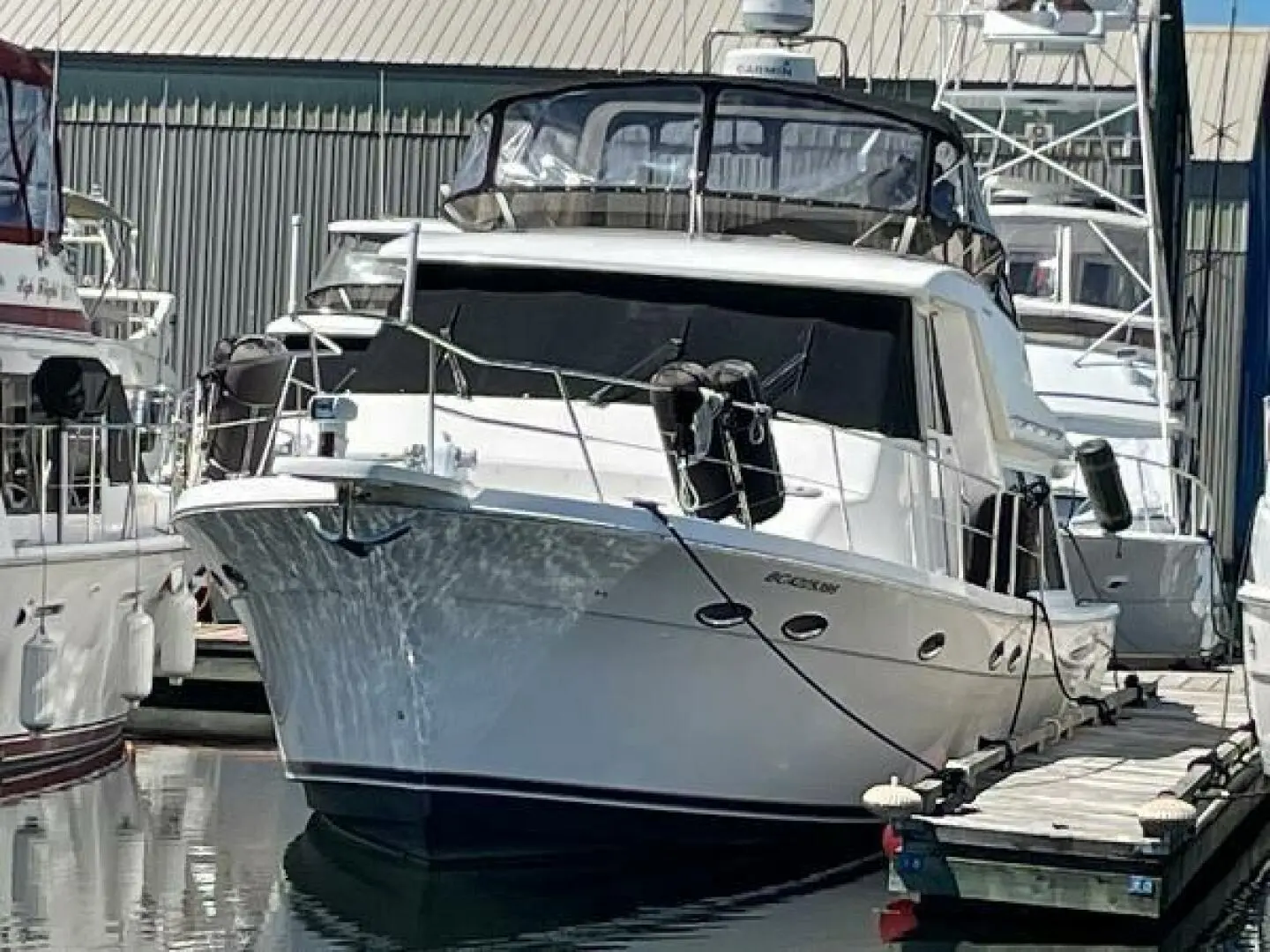 2004 Meridian 490 pilothouse