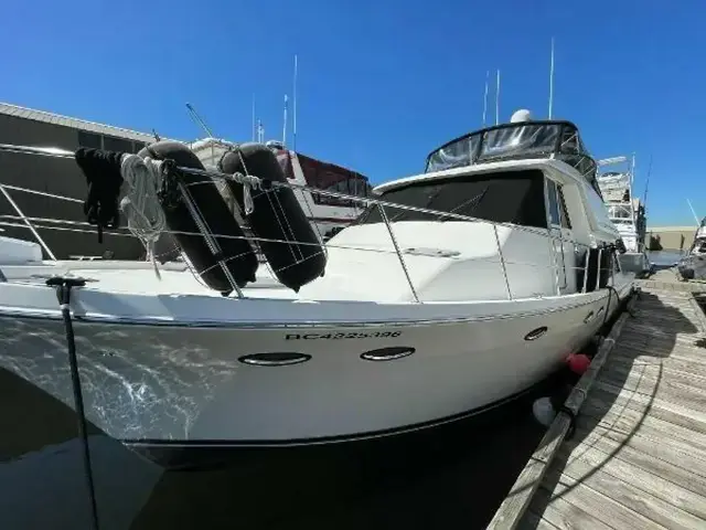 Meridian 490 Pilothouse