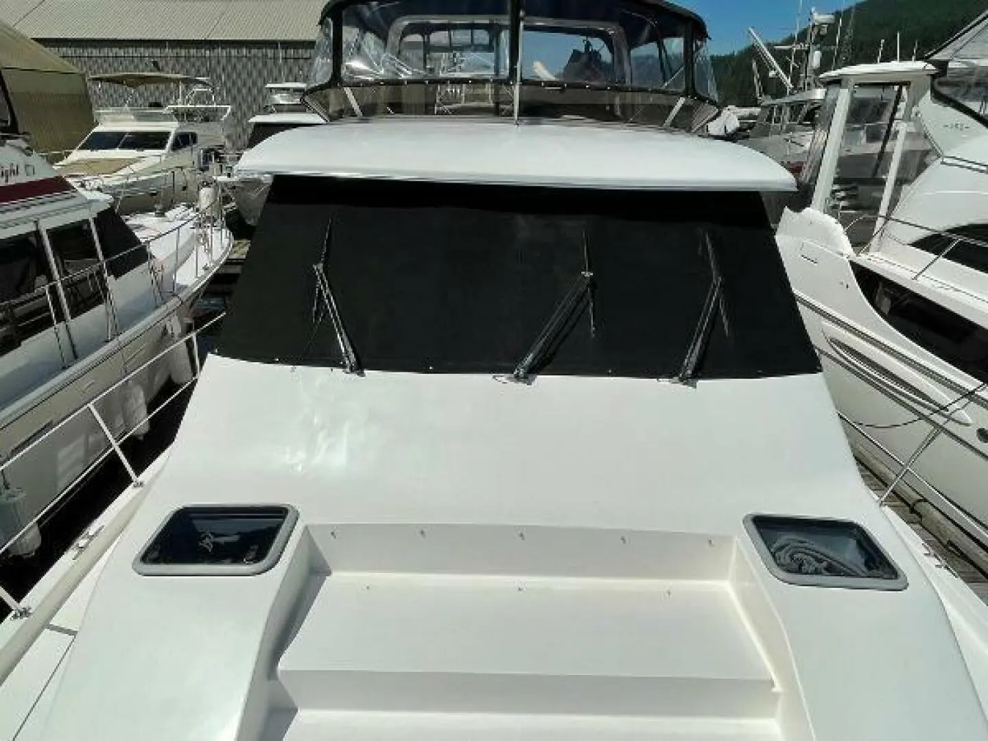 2004 Meridian 490 pilothouse