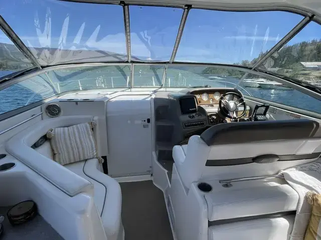 Rinker 350 Express Cruiser