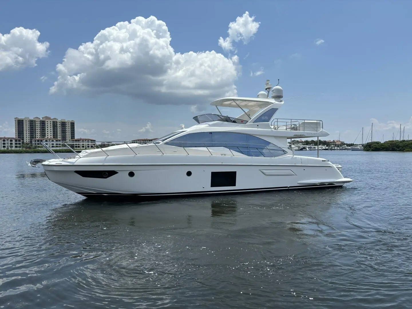 2019 Azimut 55 motor yacht