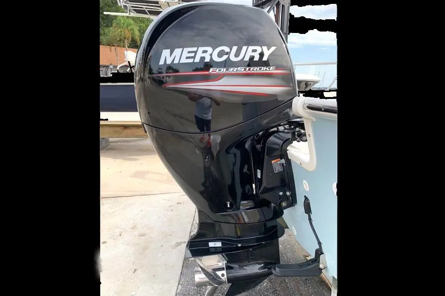 2019 Boston Whaler 190 montauk