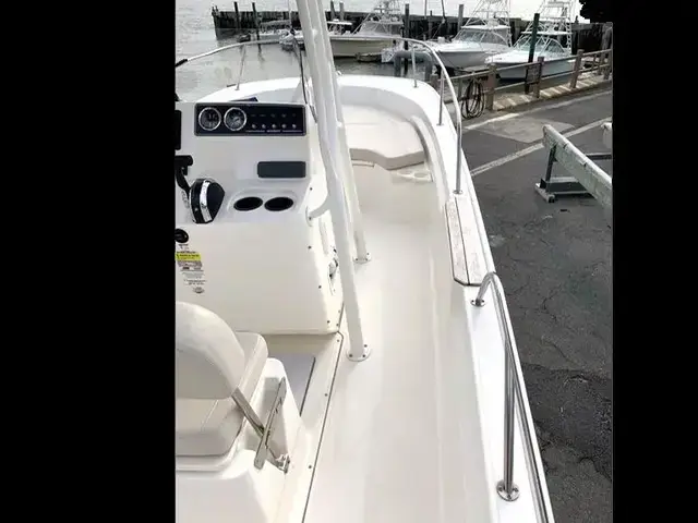 Boston Whaler 190 Montauk