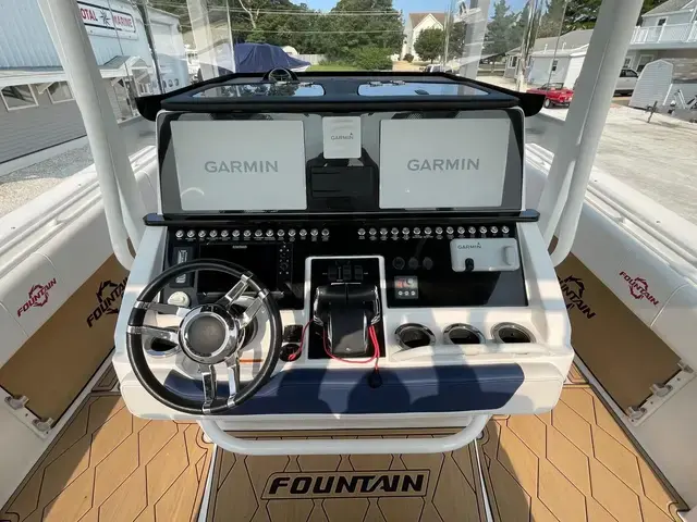 Fountain Powerboats 38 CC