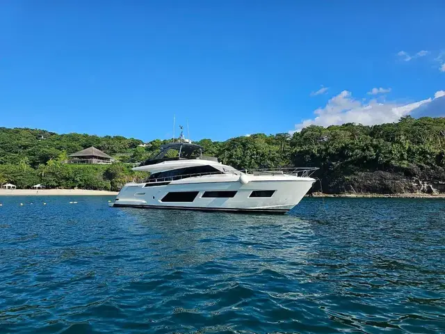 Ferretti Yachts 670