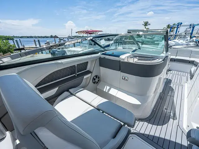 Sea Ray SLX 310 OB