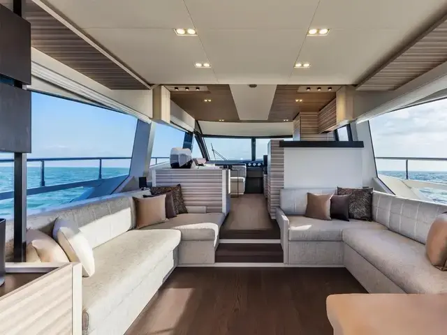 Ferretti Yachts 670