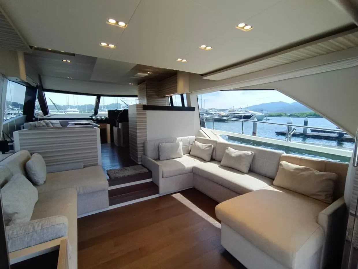 2020 Ferretti 670