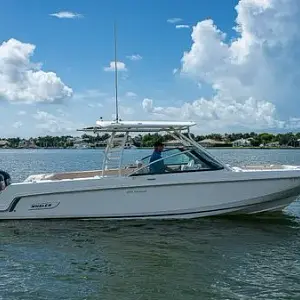 2018 Boston Whaler 270 Vantage