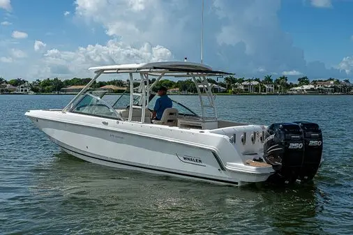 2018 Boston Whaler 270 vantage