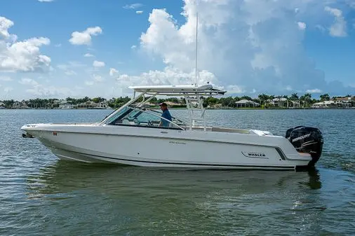 2018 Boston Whaler 270 vantage