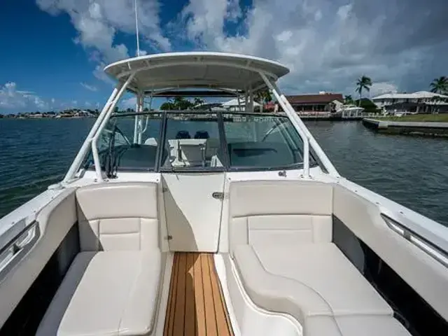 Boston Whaler 270 Vantage