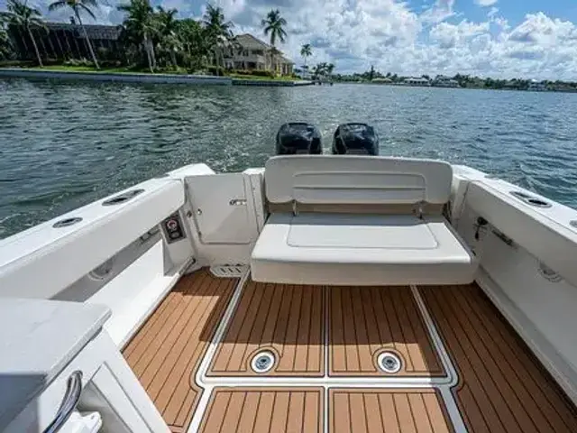 Boston Whaler 270 Vantage