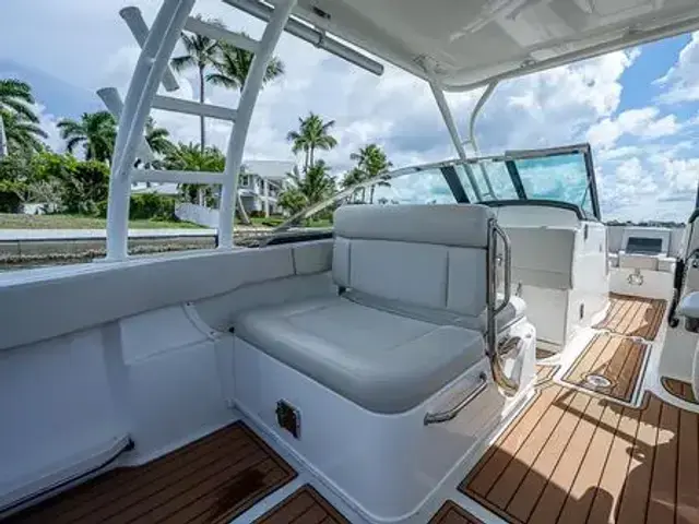 Boston Whaler 270 Vantage