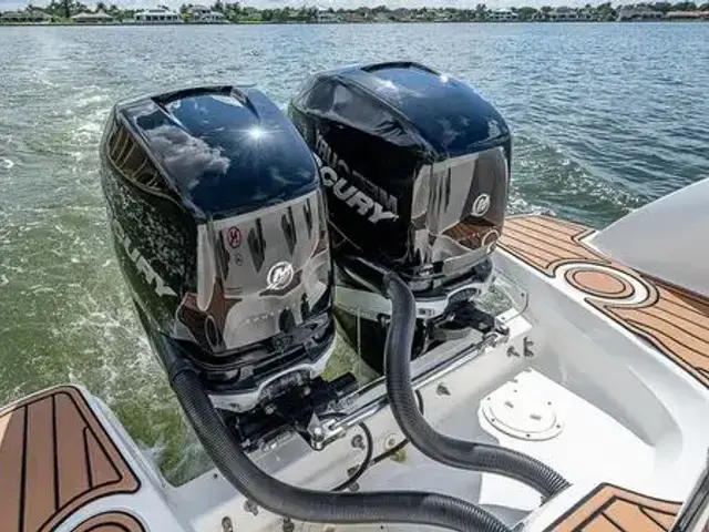 Boston Whaler 270 Vantage