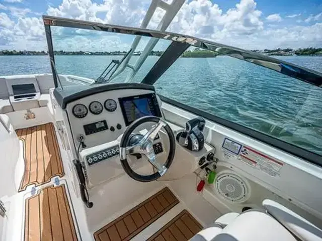 Boston Whaler 270 Vantage