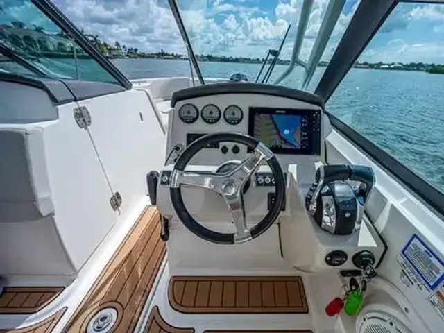 Boston Whaler 270 Vantage