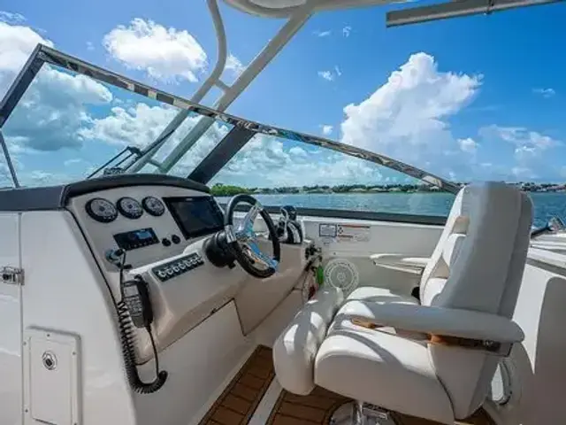 Boston Whaler 270 Vantage