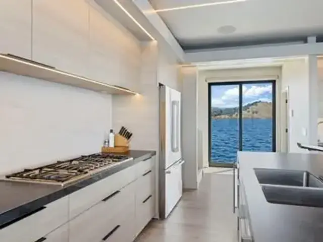 Houseboat Custom