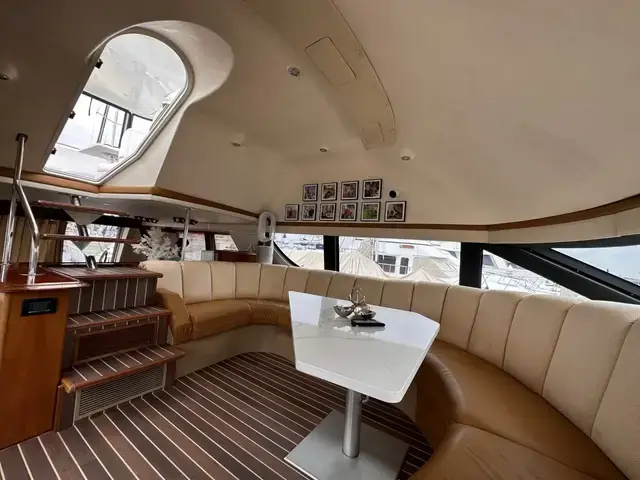 Carver 530 Voyager Pilothouse