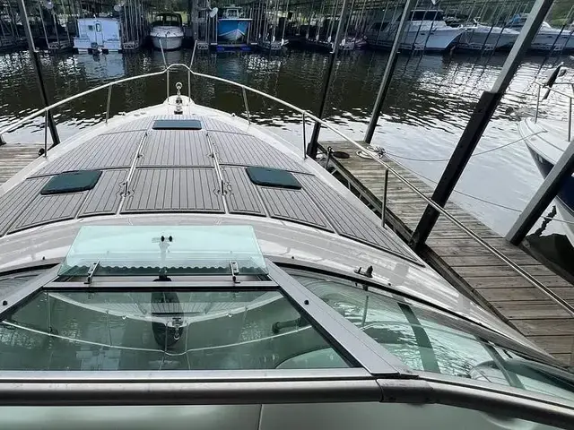 Sea Ray Sundancer 330