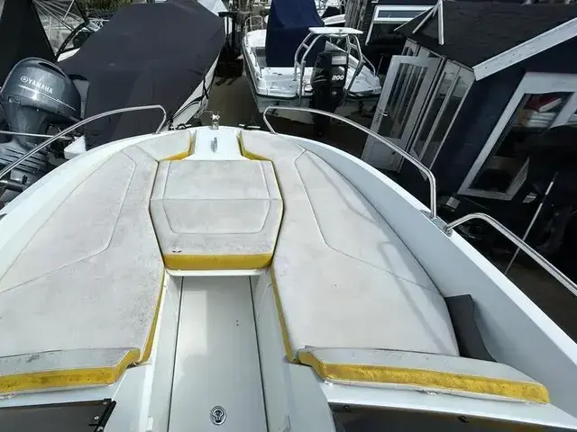 Beneteau Flyer 6.6 Sport Deck