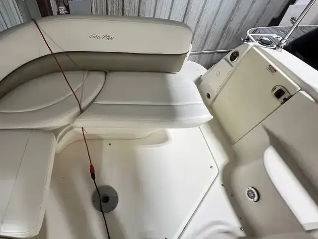 Sea Ray Sundancer 260