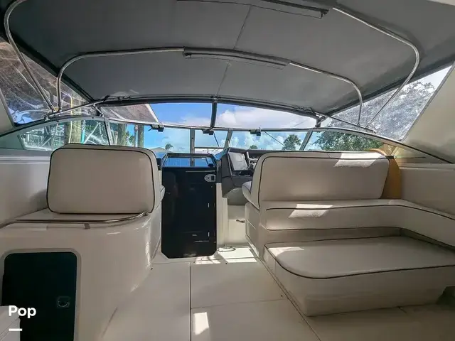 Sea Ray 350 Express Cruiser