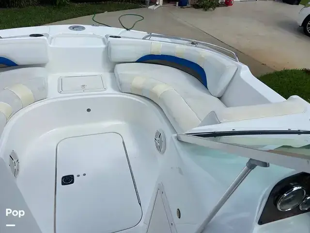 Hurricane Sundeck 187