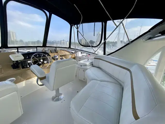 Carver 346 Motor Yacht