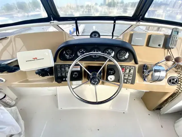 Carver 346 Motor Yacht