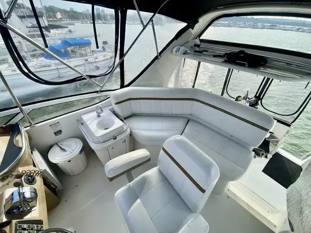 Carver 346 Motor Yacht