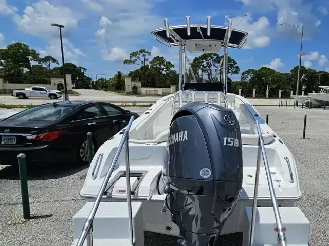 Sea Hunt Boats ULTRA 219